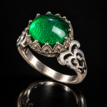 Green Naqsh Ring with Intricate Silver Filigree Design - Image 2